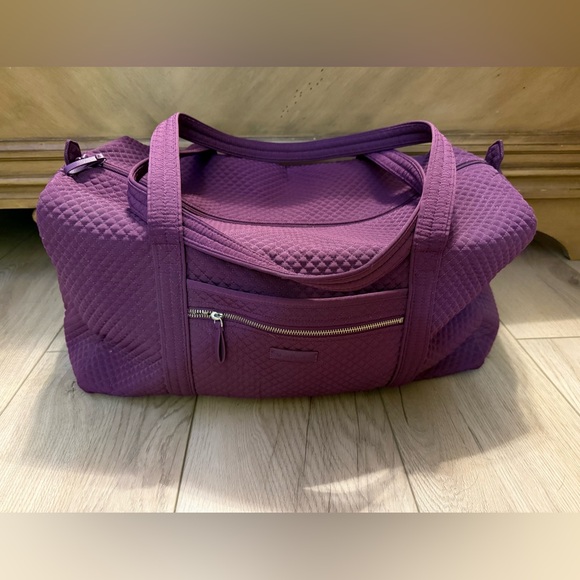 Vera Bradley Handbags - Vera Bradley Weekend Tote